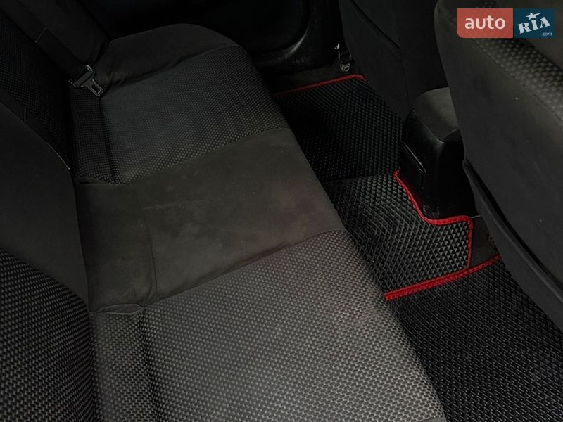 Седан Mitsubishi Lancer 2006 в Днепре