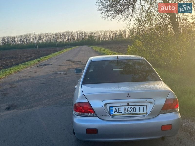 Седан Mitsubishi Lancer 2006 в Днепре