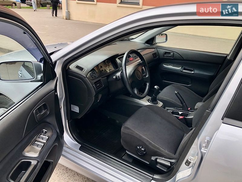 Седан Mitsubishi Lancer 2005 в Одессе