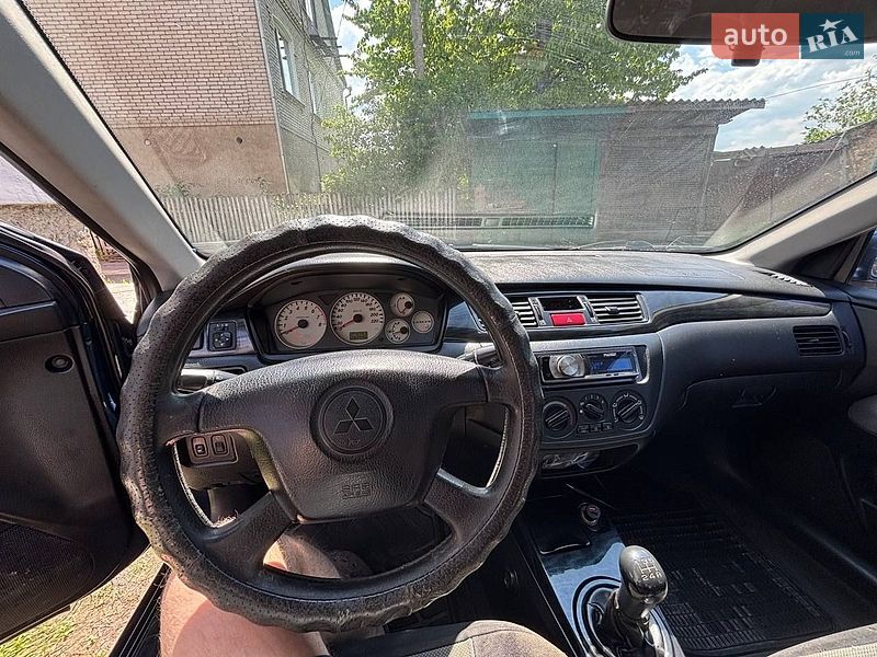 Седан Mitsubishi Lancer 2005 в Ильинцах