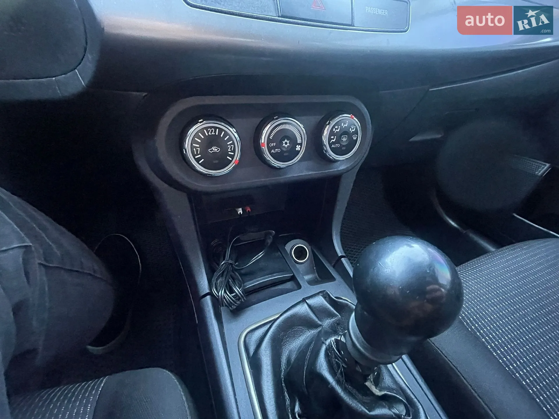 2010 Mitsubishi Lancer - мініатюра 22