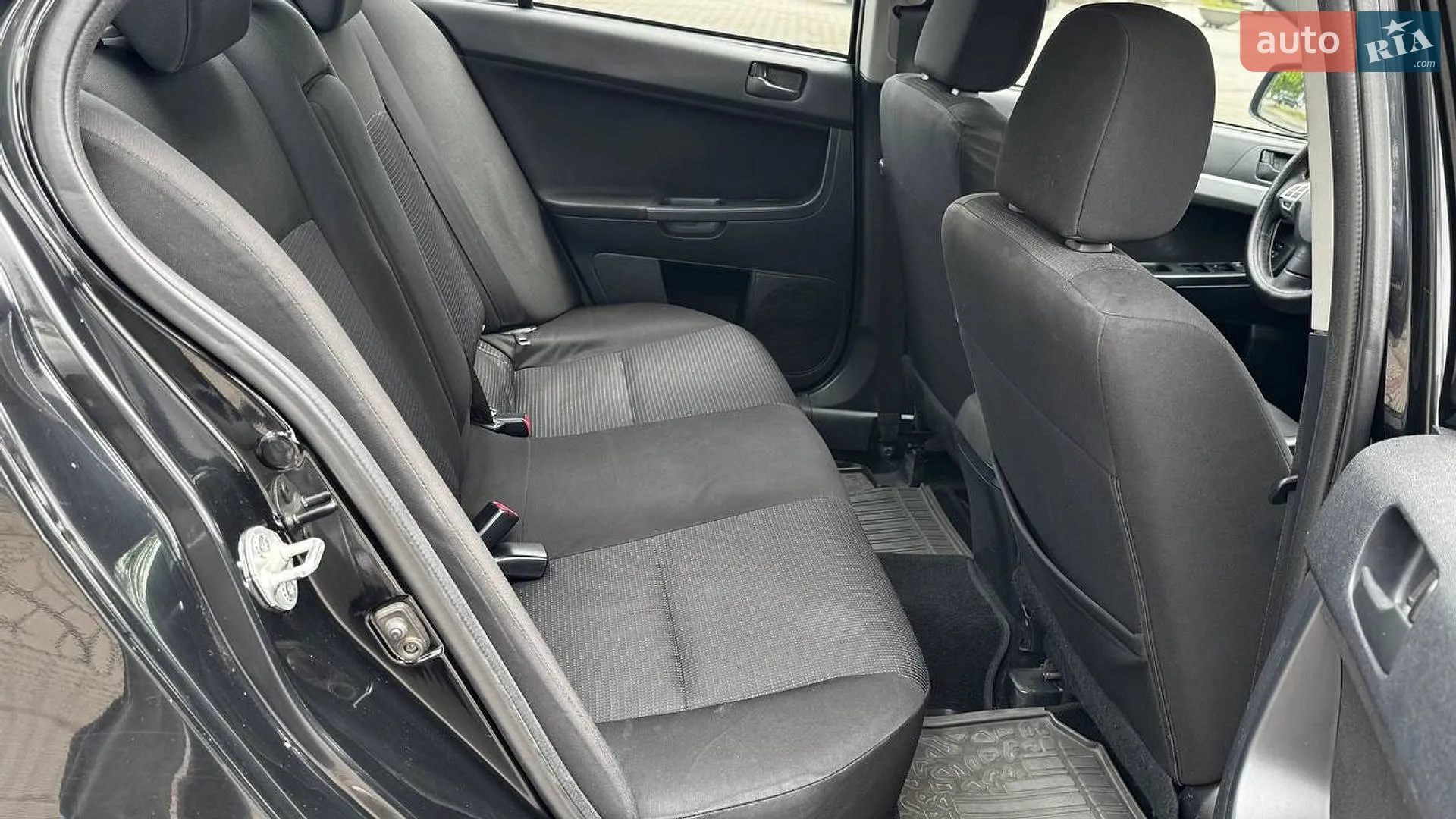 2011 Mitsubishi Lancer - мініатюра 11