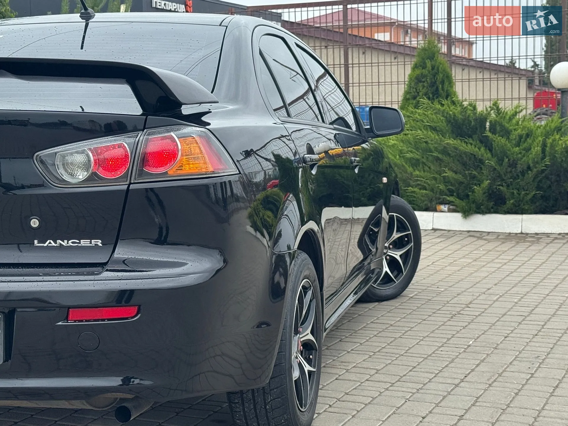 2010 Mitsubishi Lancer - мініатюра 12