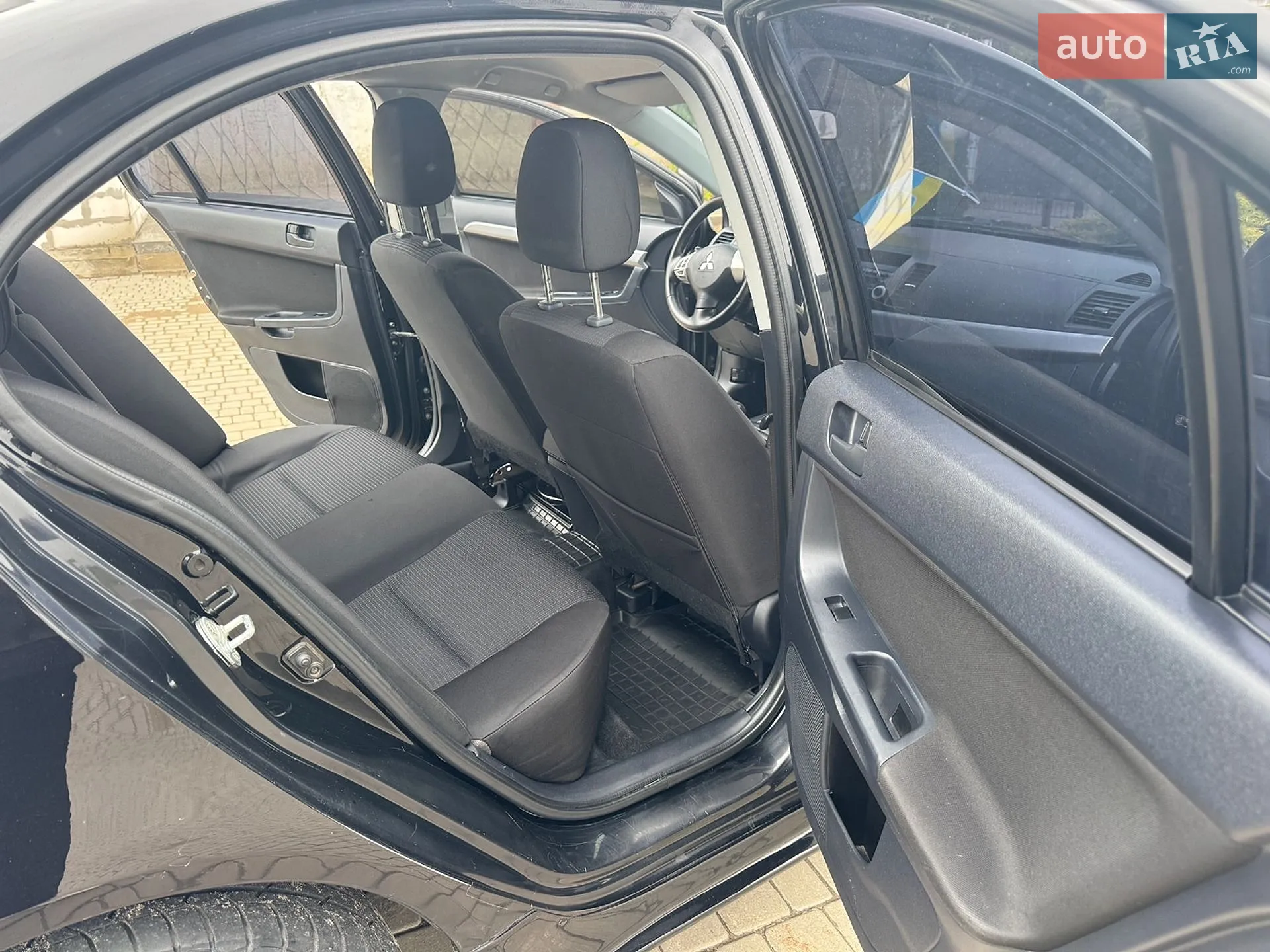 2010 Mitsubishi Lancer - мініатюра 23