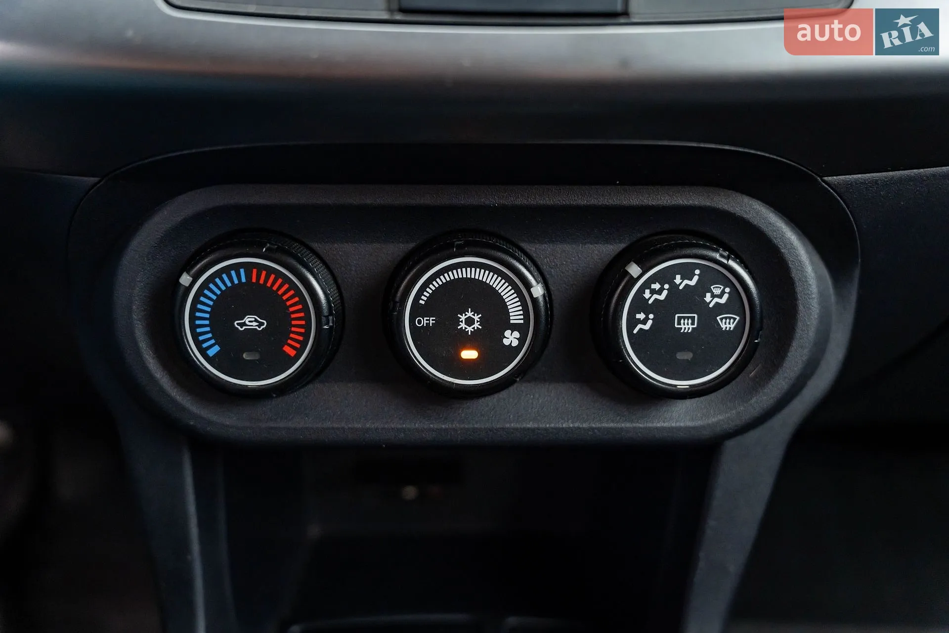 2010 Mitsubishi Lancer - мініатюра 16