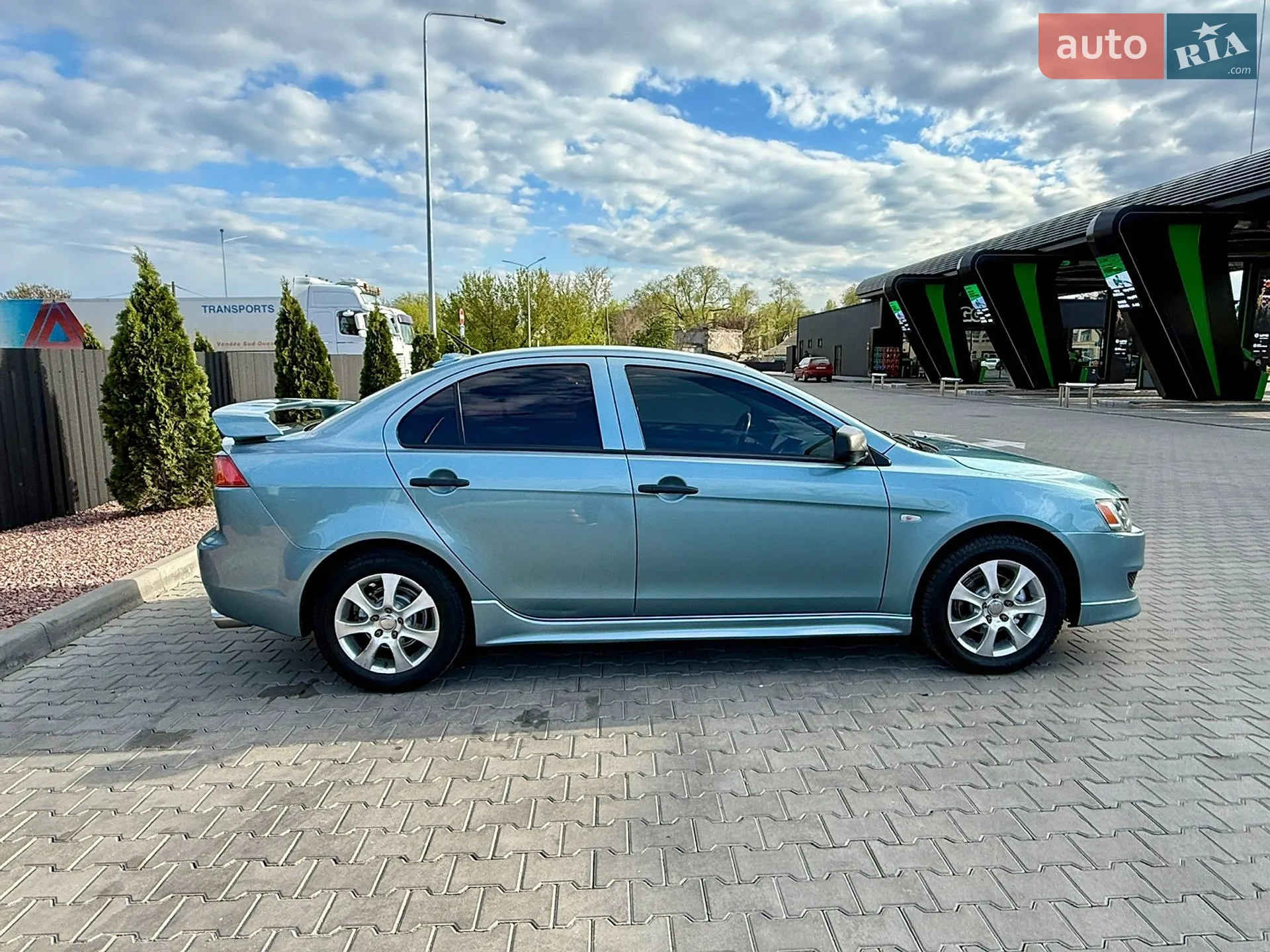 2010 Mitsubishi Lancer - мініатюра 8