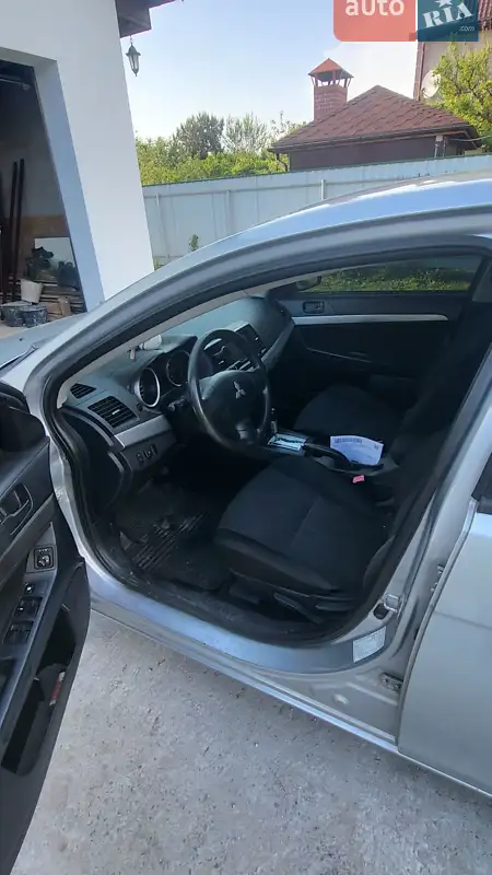 Mitsubishi Lancer 2009 VIN JMBSRCY2A9U004806 фото оголошення 7 з 46