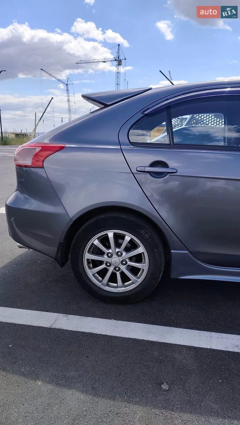 2010 Mitsubishi Lancer - мініатюра 5