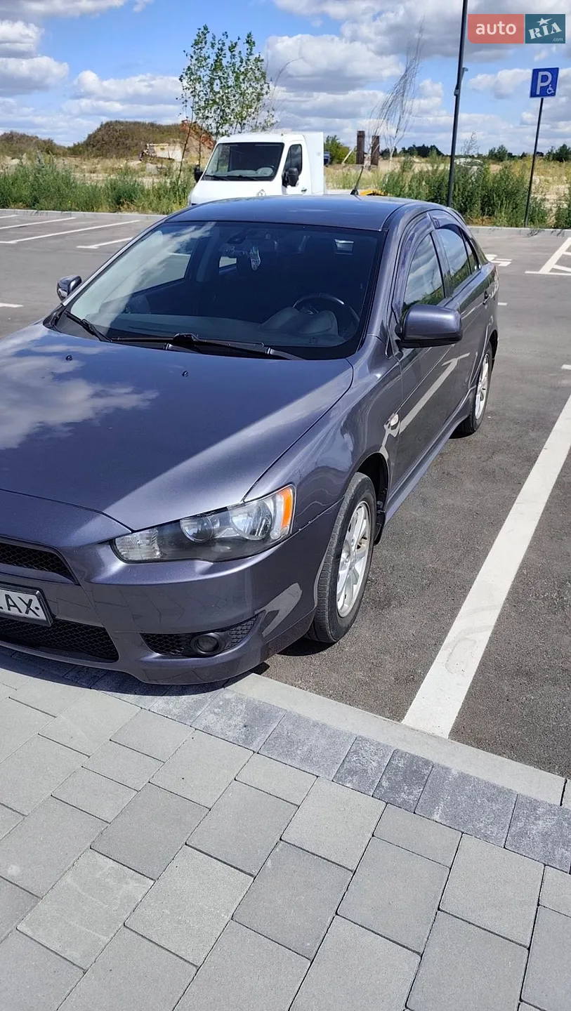 2010 Mitsubishi Lancer - мініатюра 2