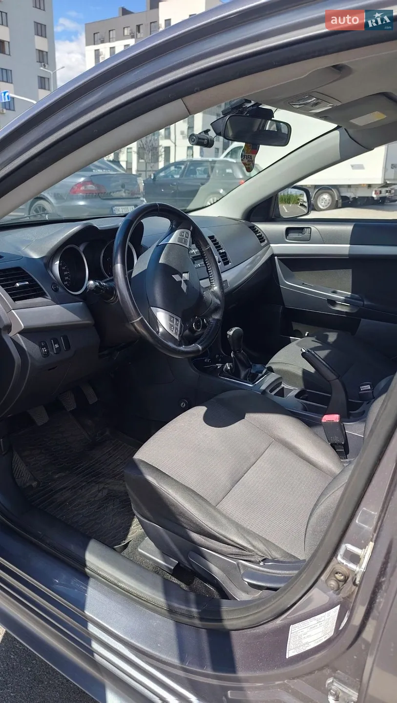 2010 Mitsubishi Lancer - мініатюра 13