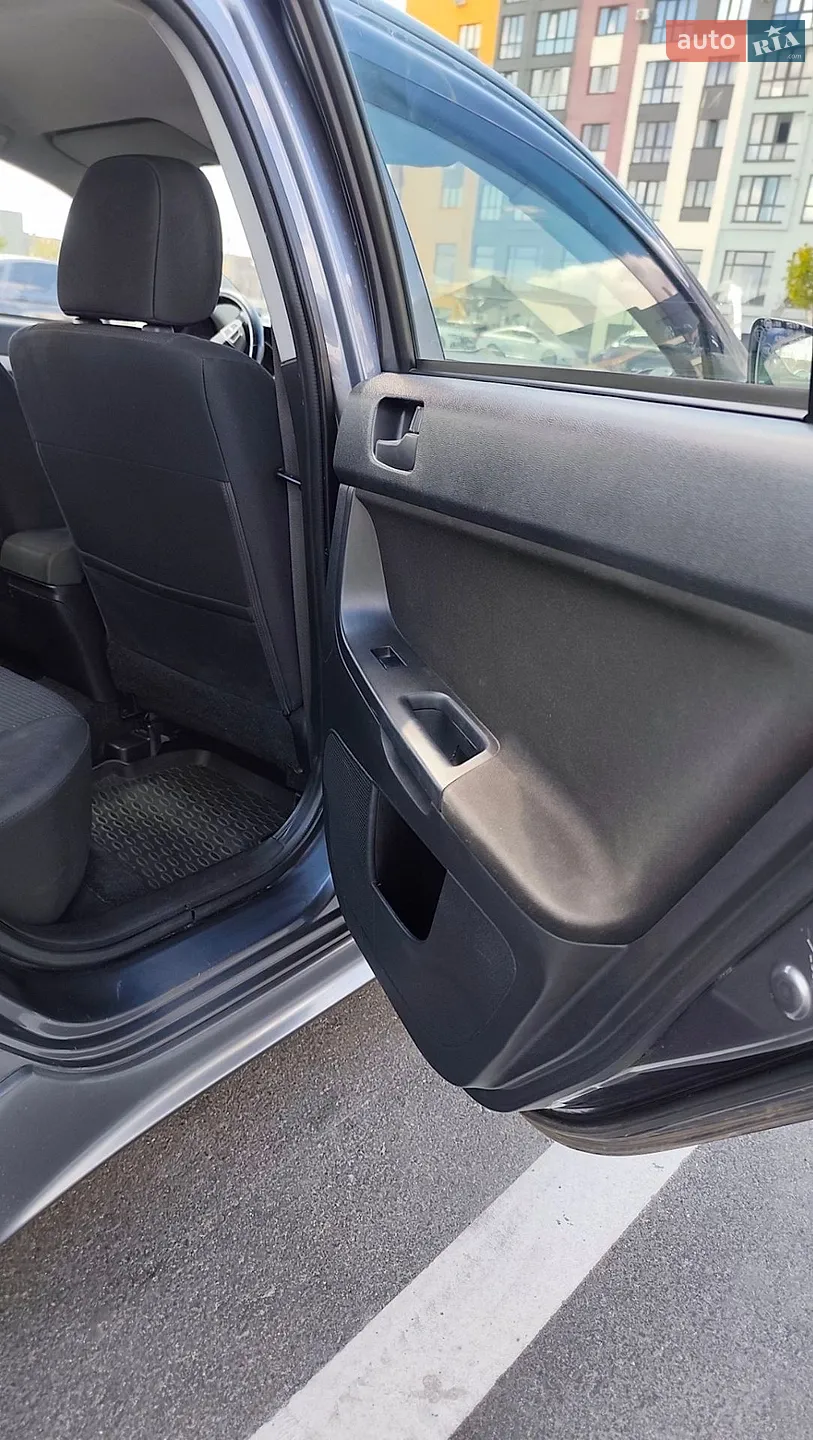 2010 Mitsubishi Lancer - мініатюра 20