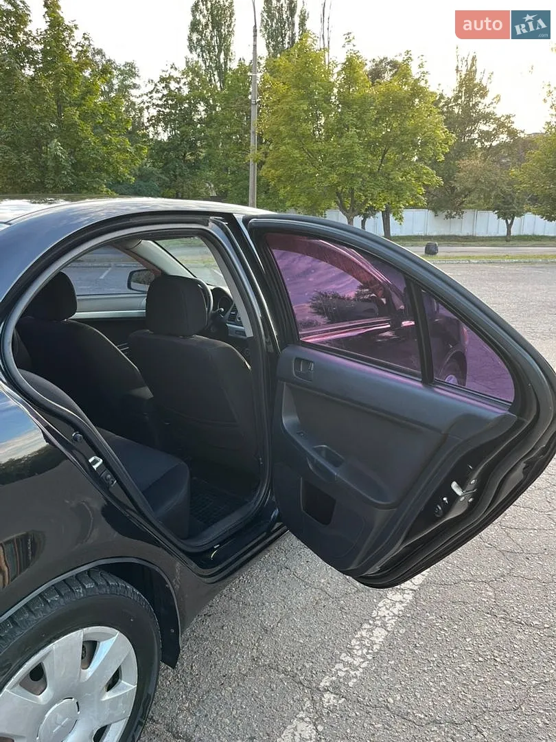 2011 Mitsubishi Lancer - мініатюра 11
