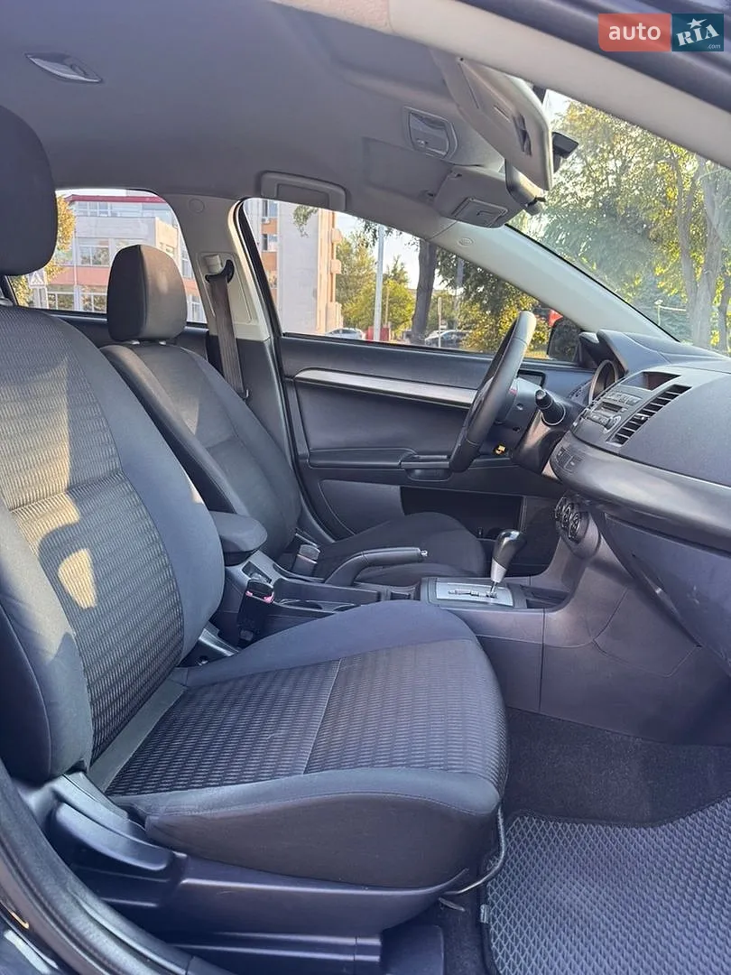2013 Mitsubishi Lancer - мініатюра 12