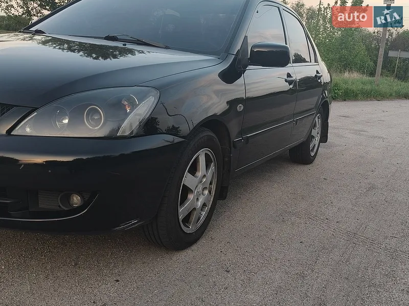 Mitsubishi Lancer