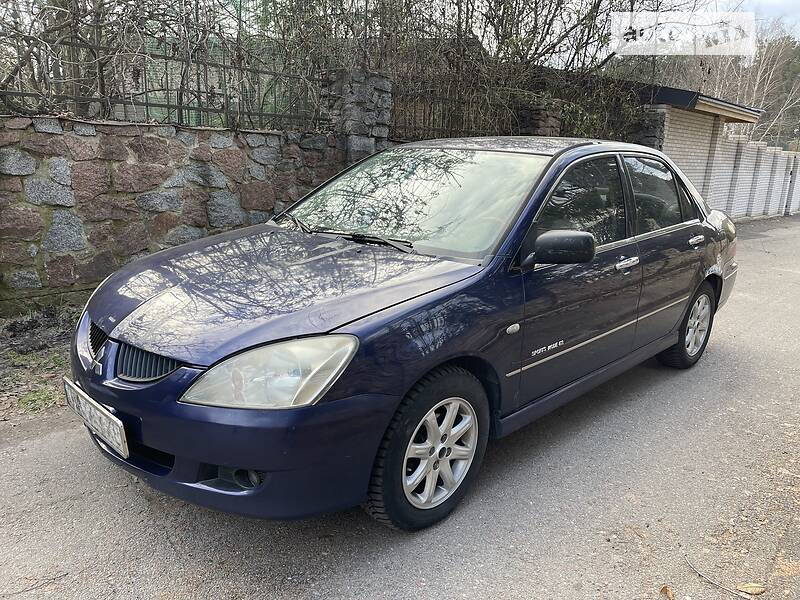 Седан Mitsubishi Mirage 2004 в 