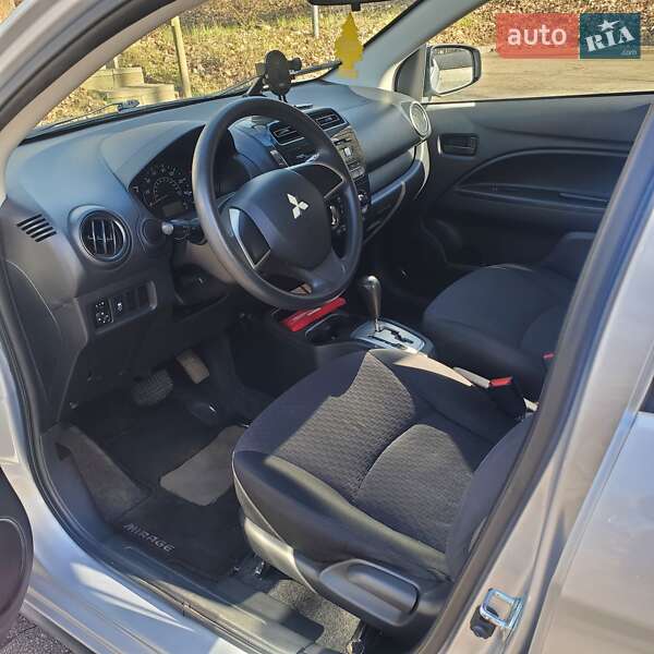 Хэтчбек Mitsubishi Mirage 2017 в Дрогобыче