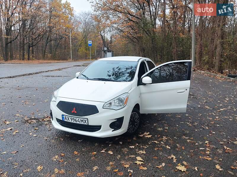 Седан Mitsubishi Mirage 2018 в Харькове