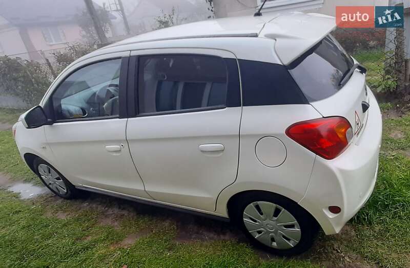Хетчбек Mitsubishi Mirage 2015 в Рівному