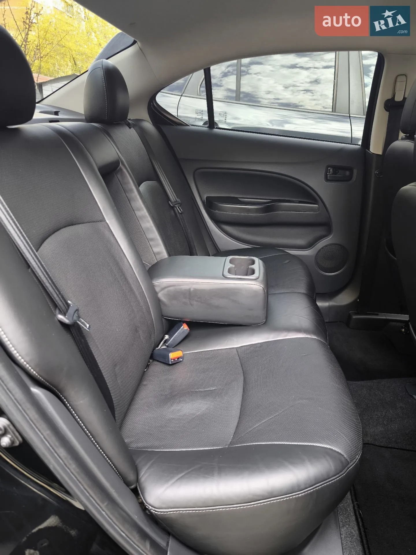 2018 Mitsubishi Mirage - мініатюра 27