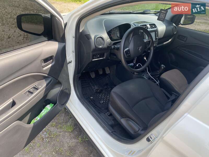 Седан Mitsubishi Mirage 2018 в Бердичеве
