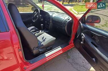 Хэтчбек Mitsubishi Mirage 2002 в 