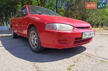 Хэтчбек Mitsubishi Mirage 2002 в 