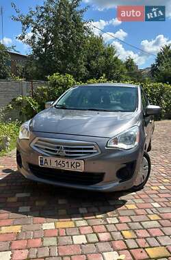 Седан Mitsubishi Mirage 2016 в Киеве