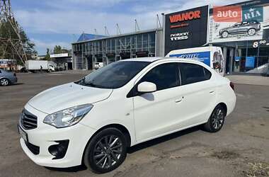 Седан Mitsubishi Mirage 2017 в Миколаєві