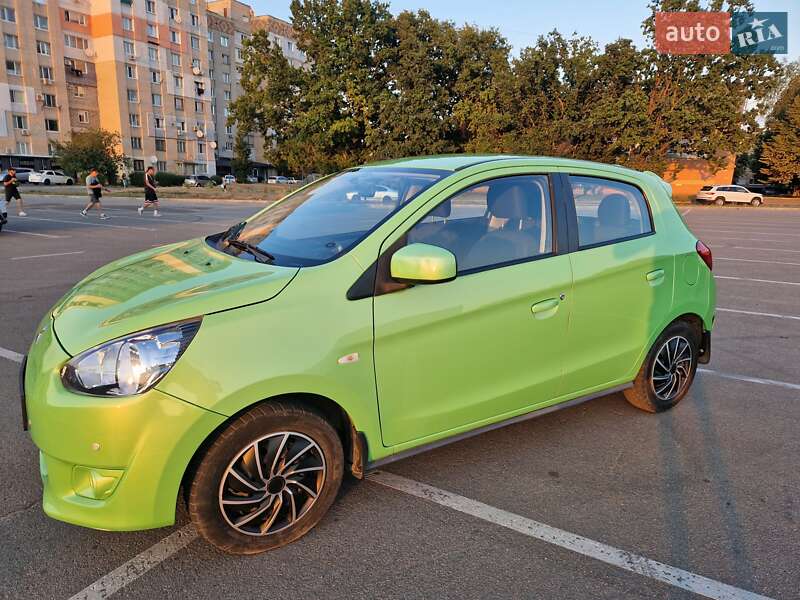 Хетчбек Mitsubishi Mirage 2014 в Кропивницькому