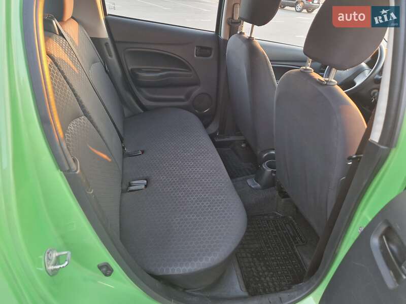 Хетчбек Mitsubishi Mirage 2014 в Кропивницькому