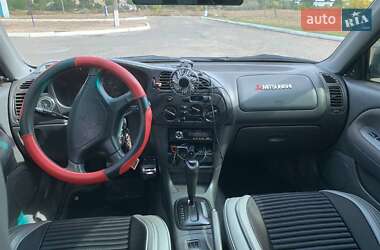 Седан Mitsubishi Mirage 2001 в 