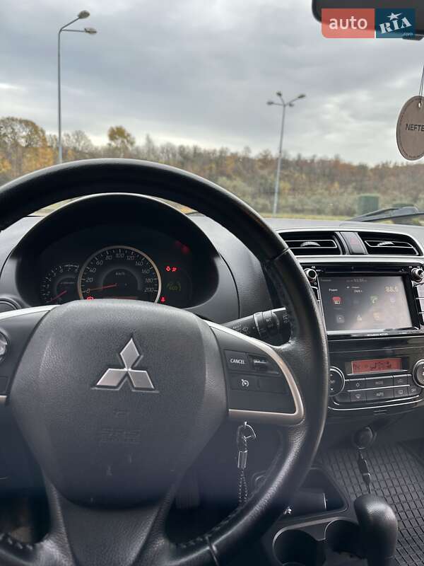 Хэтчбек Mitsubishi Mirage 2015 в Днепре