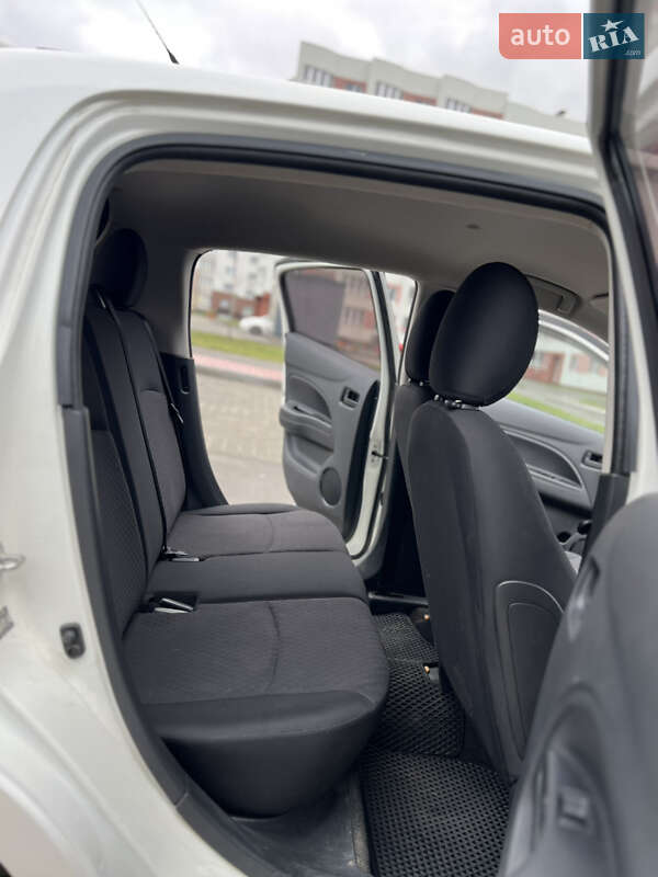 Хэтчбек Mitsubishi Mirage 2018 в Виннице