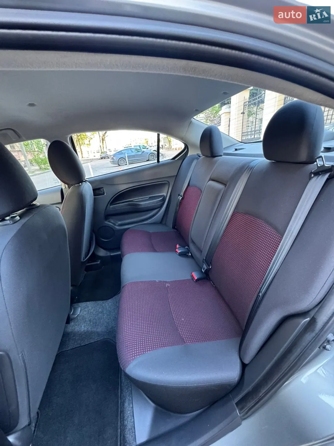 2019 Mitsubishi Mirage - мініатюра 19