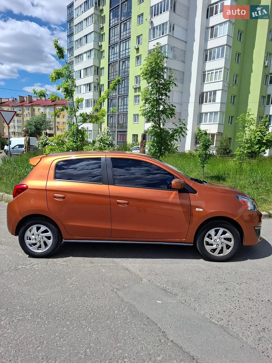 2019 Mitsubishi Mirage - мініатюра 2