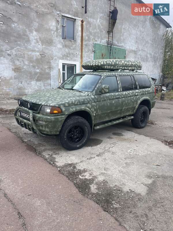 Позашляховик / Кросовер Mitsubishi Montero Sport 1999 в Чернігові