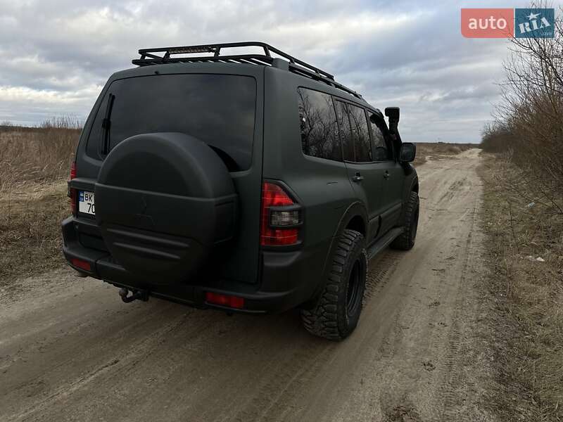 Внедорожник / Кроссовер Mitsubishi Montero 2000 в Костополе