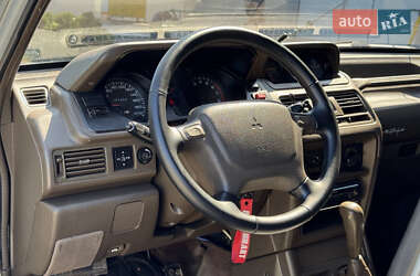 Внедорожник / Кроссовер Mitsubishi Montero 1994 в 