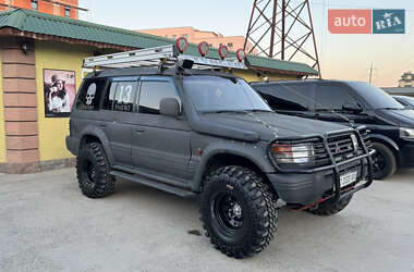 Внедорожник / Кроссовер Mitsubishi Montero 1994 в 