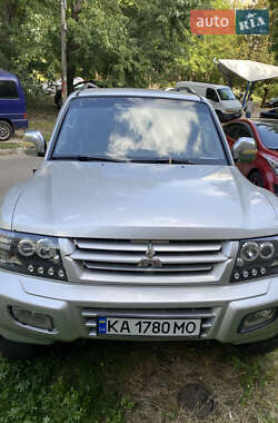 Позашляховик / Кросовер Mitsubishi Montero 2000 в 