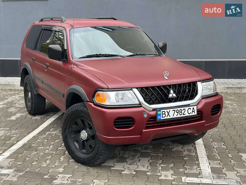 Mitsubishi Montero 2003