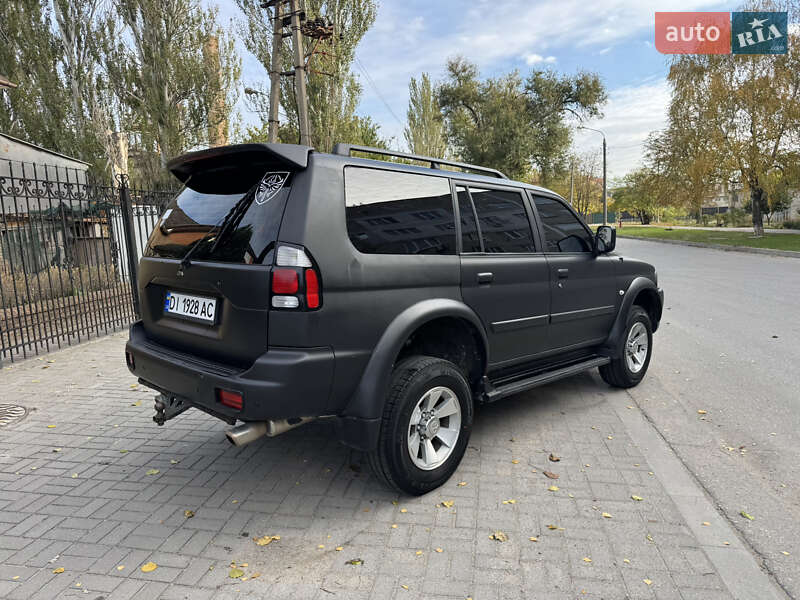 Внедорожник / Кроссовер Mitsubishi Nativa 2007 в Запорожье