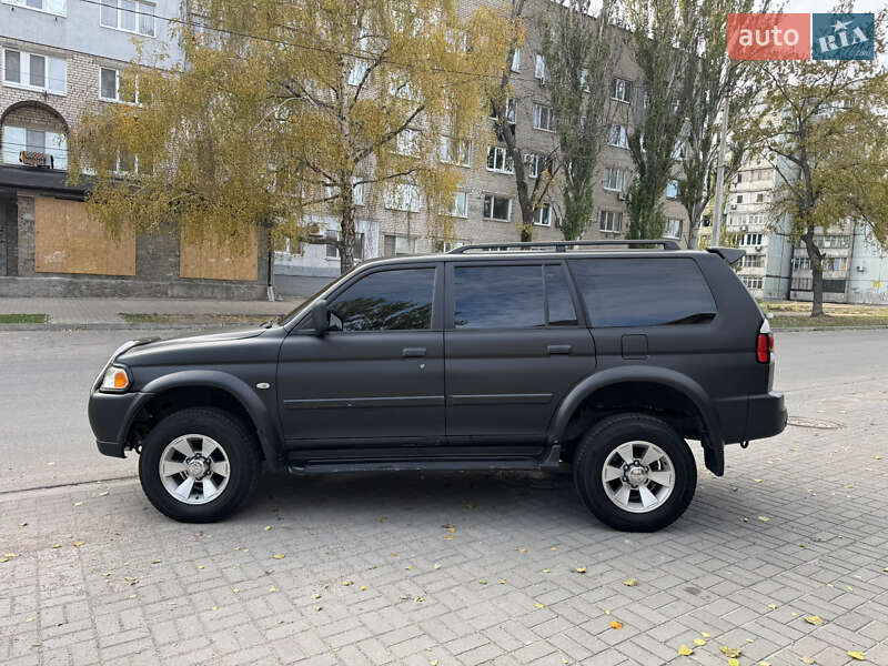 Внедорожник / Кроссовер Mitsubishi Nativa 2007 в Запорожье