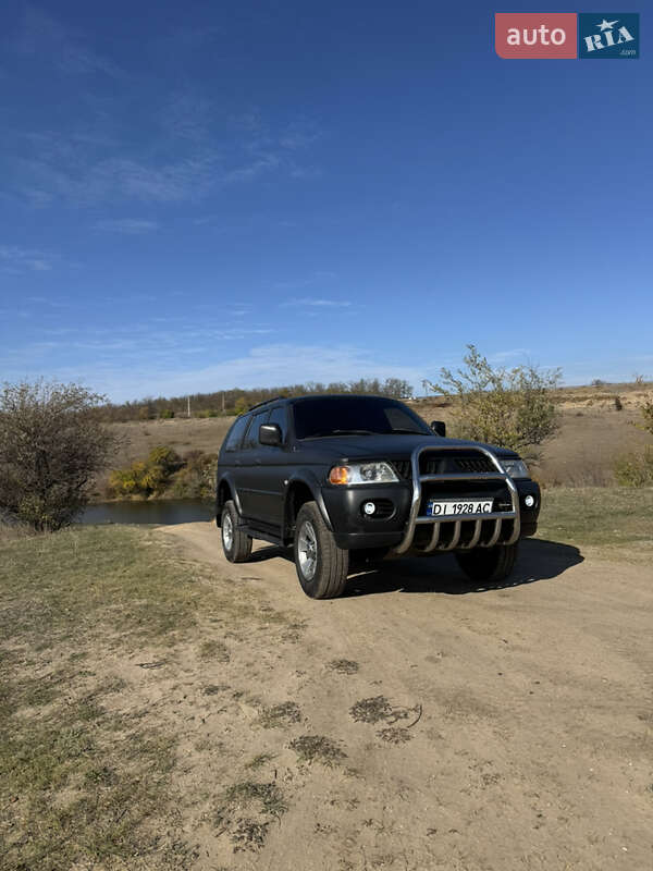 Внедорожник / Кроссовер Mitsubishi Nativa 2007 в Запорожье