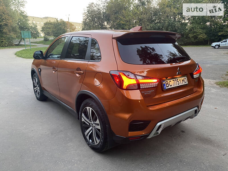 Внедорожник / Кроссовер Mitsubishi Outlander Sport 2019 в Львове