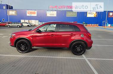 Внедорожник / Кроссовер Mitsubishi Outlander Sport 2018 в Виннице