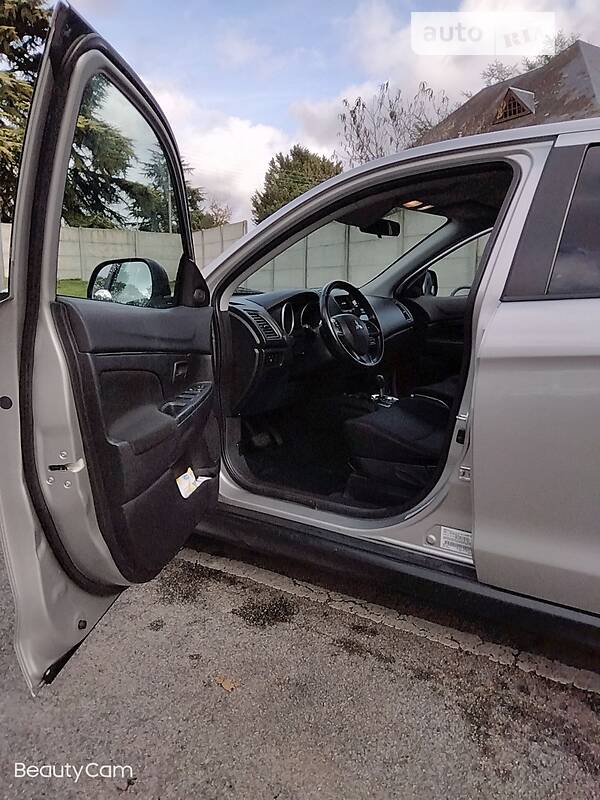 Внедорожник / Кроссовер Mitsubishi Outlander Sport 2014 в Ивано-Франковске