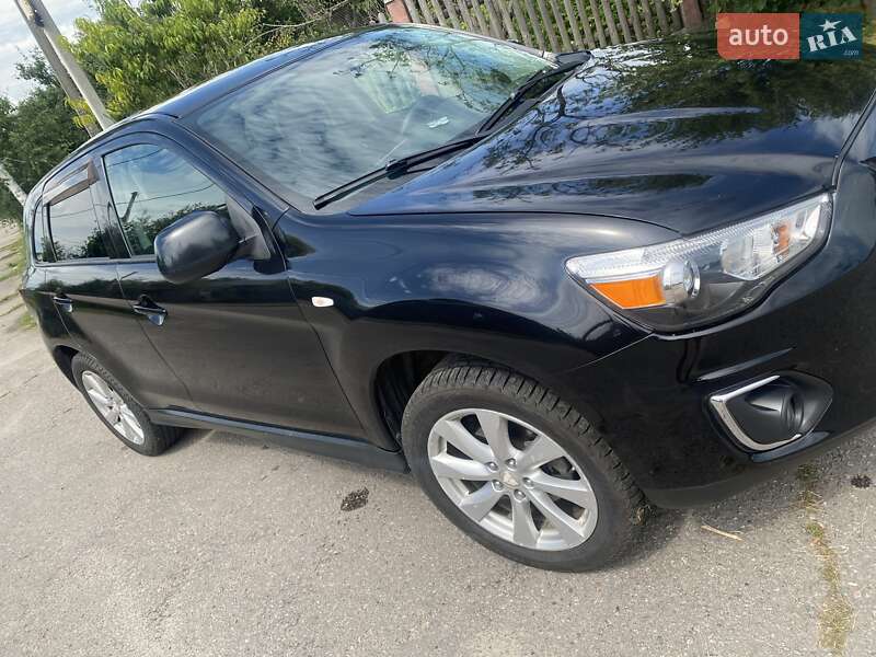 Позашляховик / Кросовер Mitsubishi Outlander Sport 2015 в Кременчуці