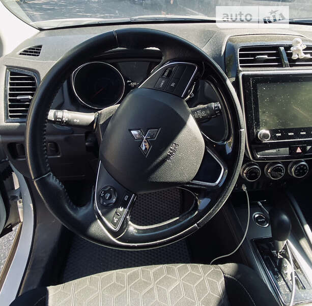 Внедорожник / Кроссовер Mitsubishi Outlander Sport 2019 в Чернигове