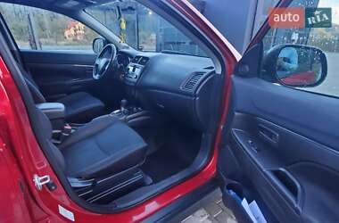 Внедорожник / Кроссовер Mitsubishi Outlander Sport 2015 в 